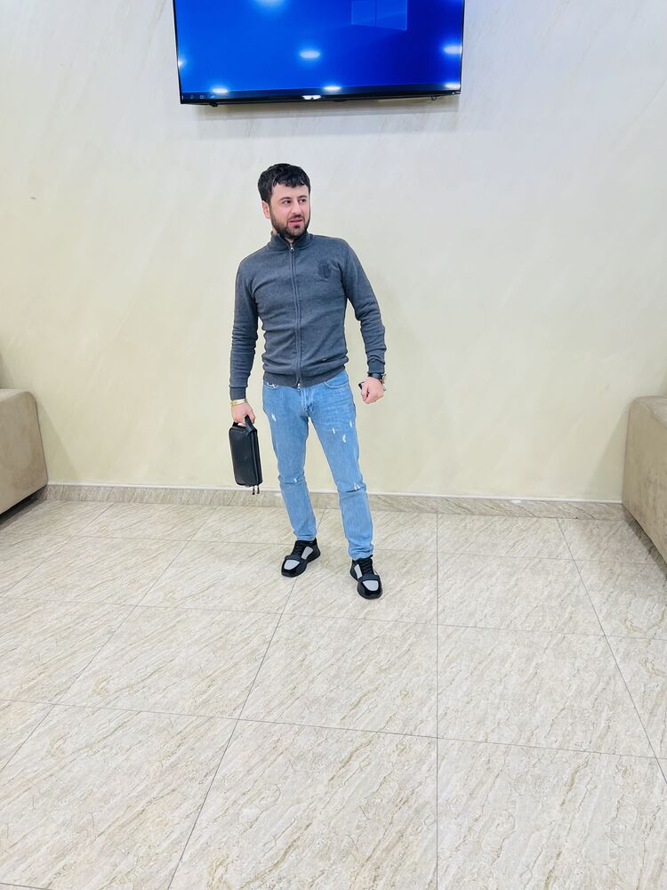  41800385  Arsen, 30 ,    