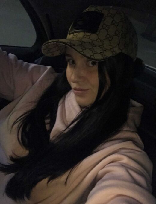  33197535  Lenka, 30 ,    