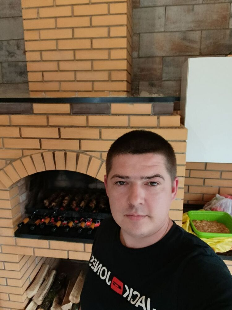  52561685  , 33 ,    