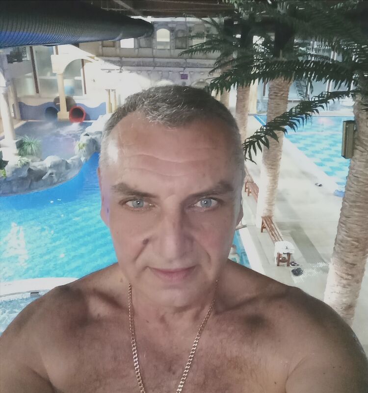  53203805  Goran, 58 ,    