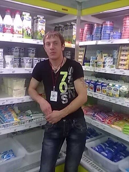  13207665  Sergei, 37 ,    