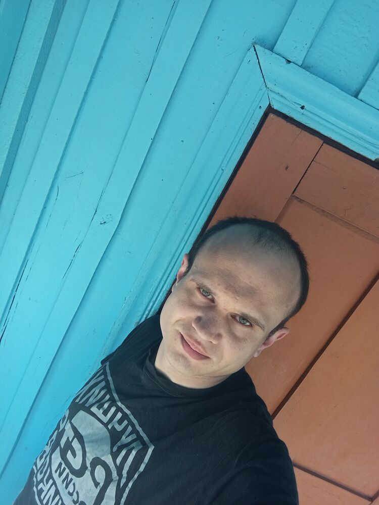  44384895  , 28 ,    