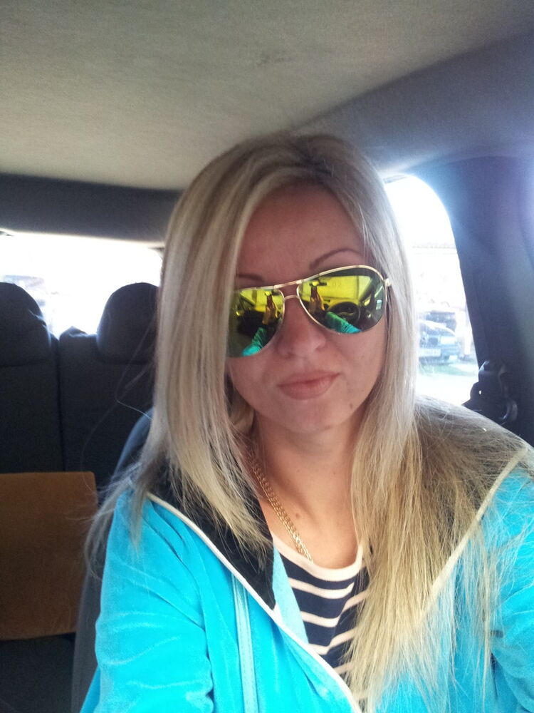  5030805  Lena, 42 ,    