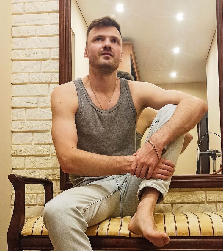 ,   Rom, 32 ,   ,   
