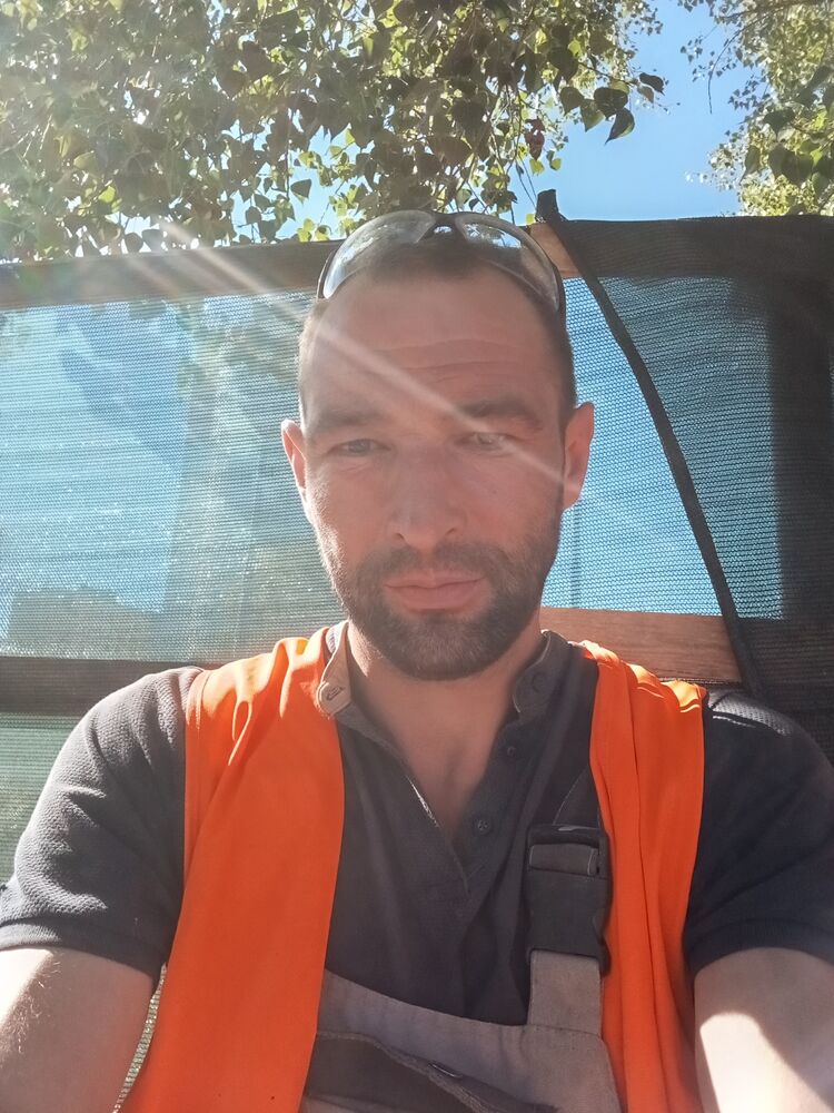  46949355  , 39 ,    