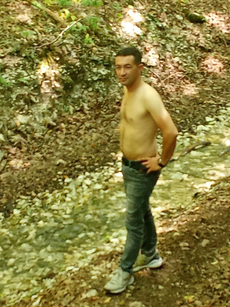  44843735  Erol, 37 ,    