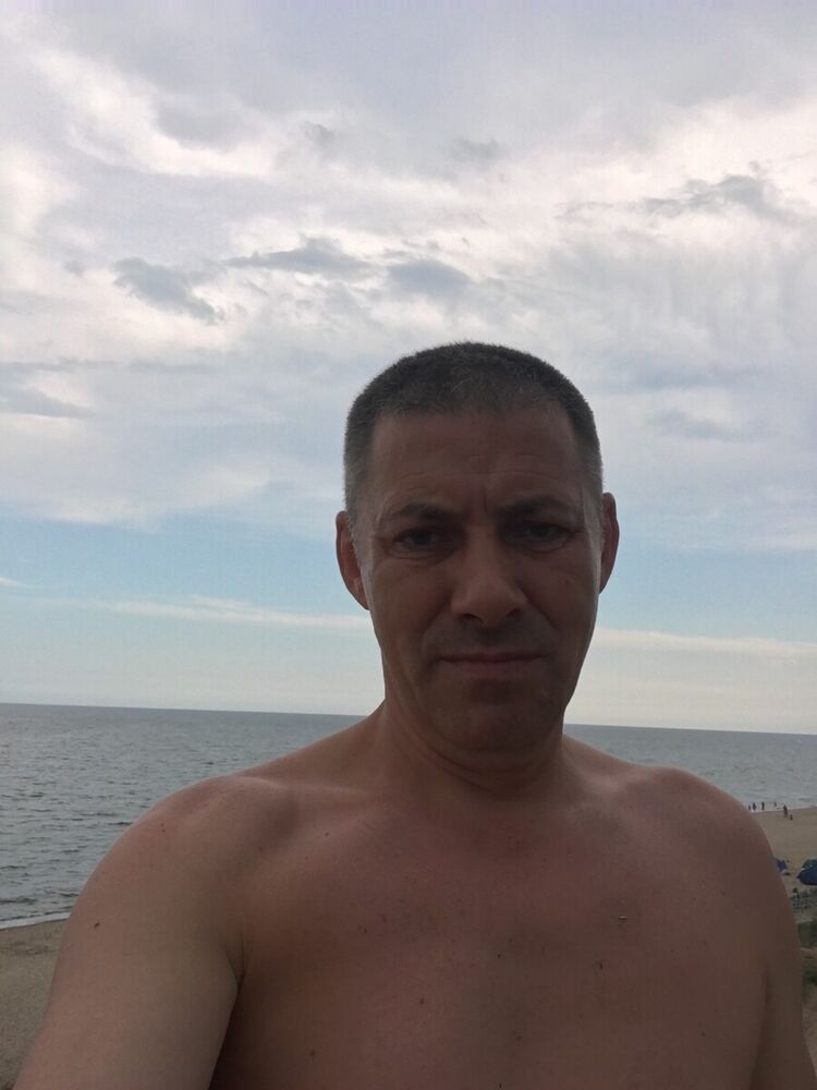  ,   Sasha, 52 ,   ,   