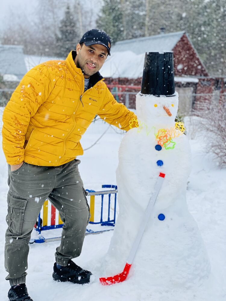  54352035  Zizo, 42 ,    