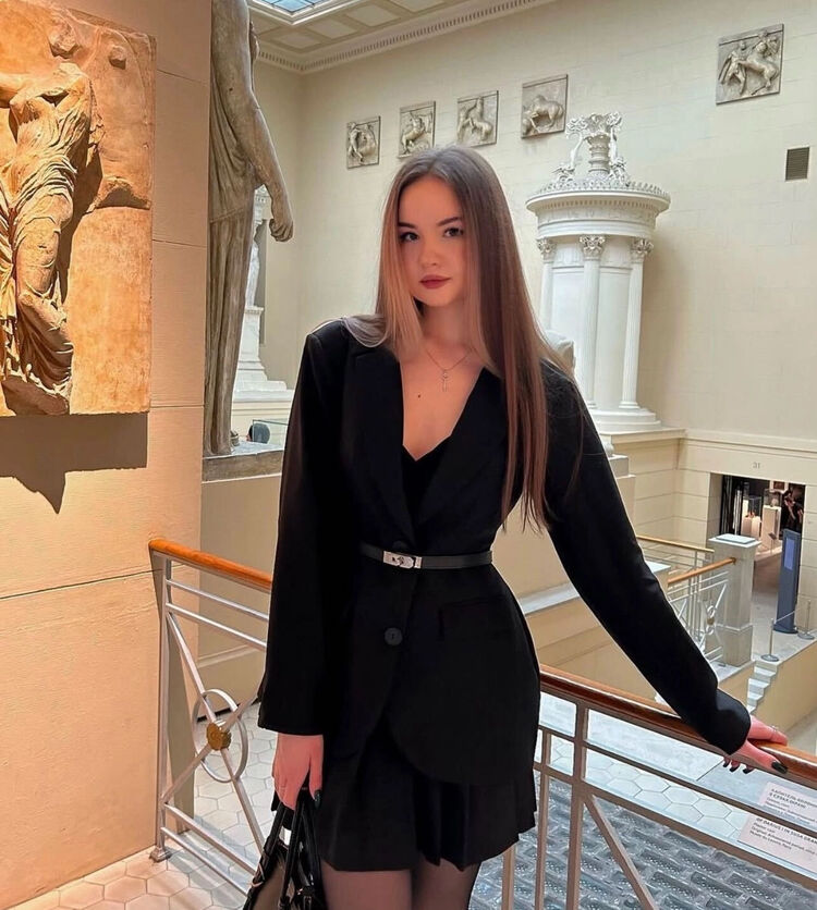  52911315  , 24 ,    -