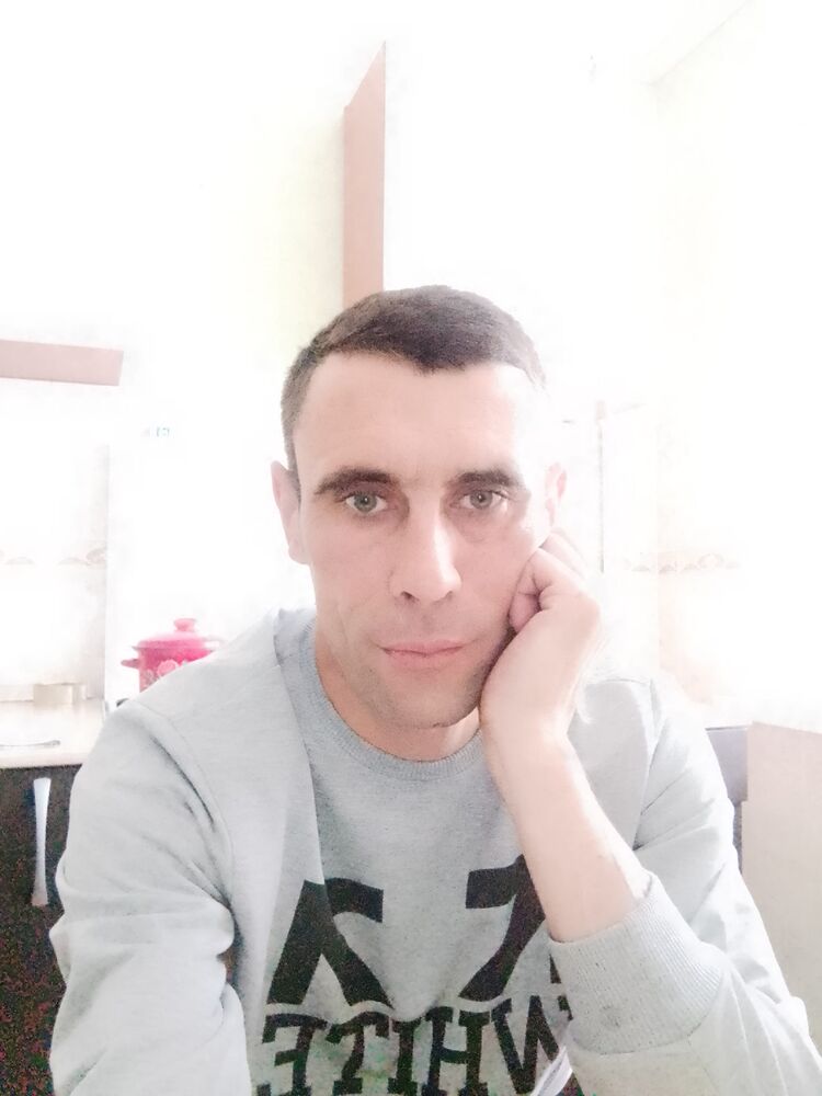  ,   Leonid, 43 ,   ,   