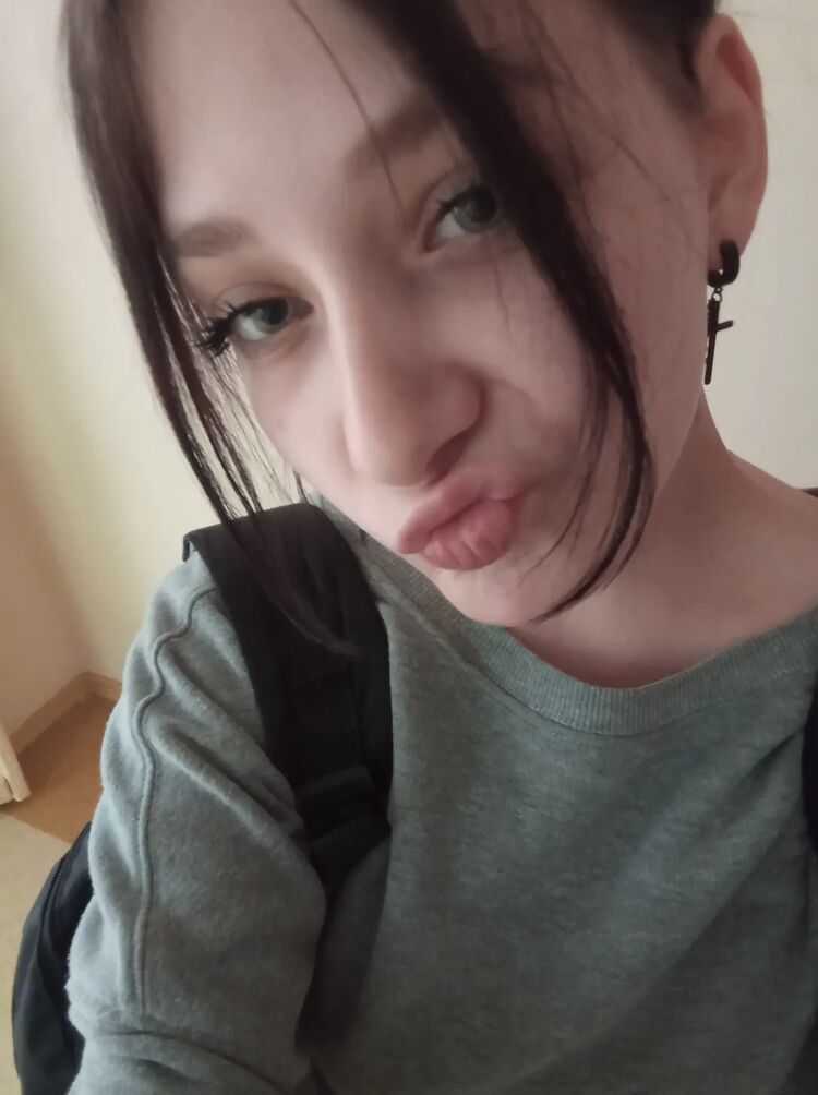  44238585  , 22 ,    