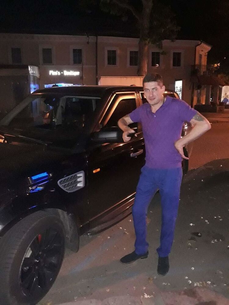  14884335  Vlad, 39 ,    