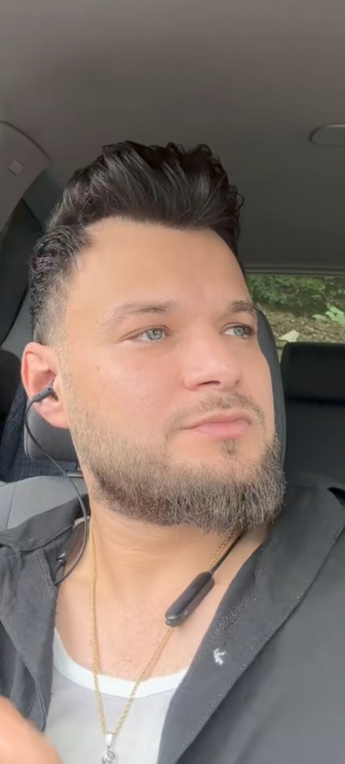  ,   Aliksi, 32 ,   ,   