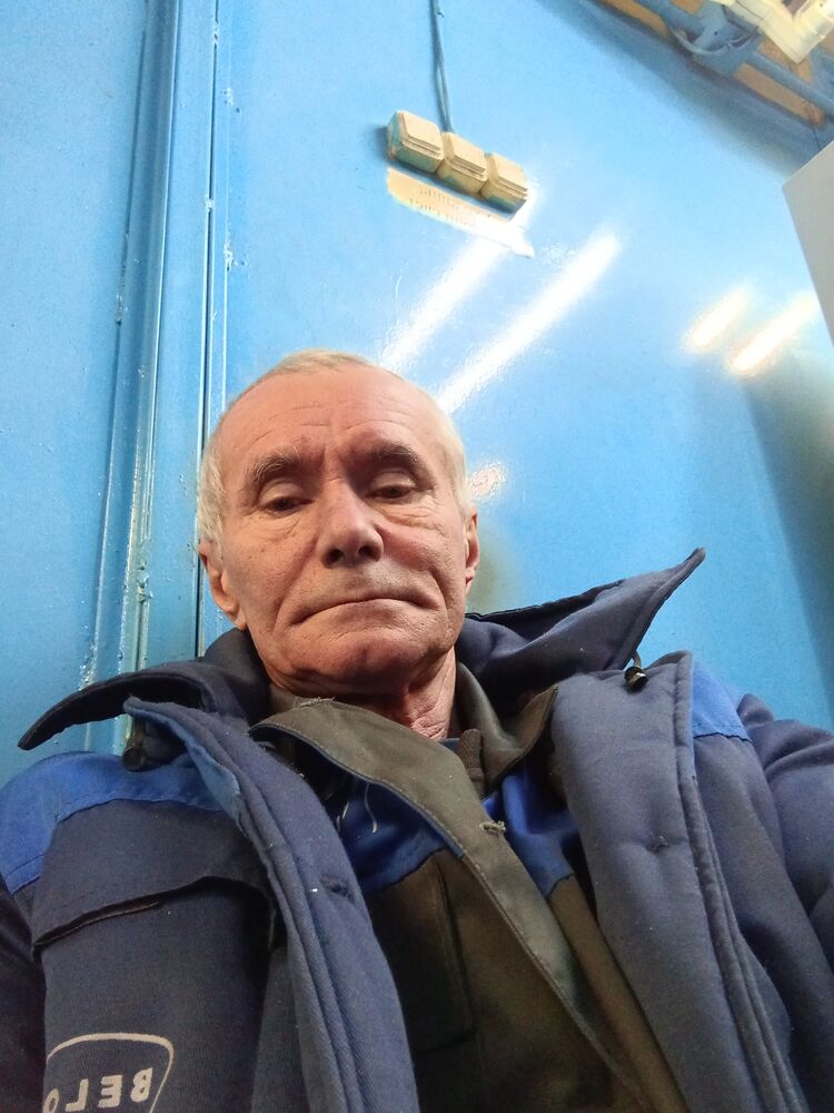  33075485  Vlad, 65 ,    