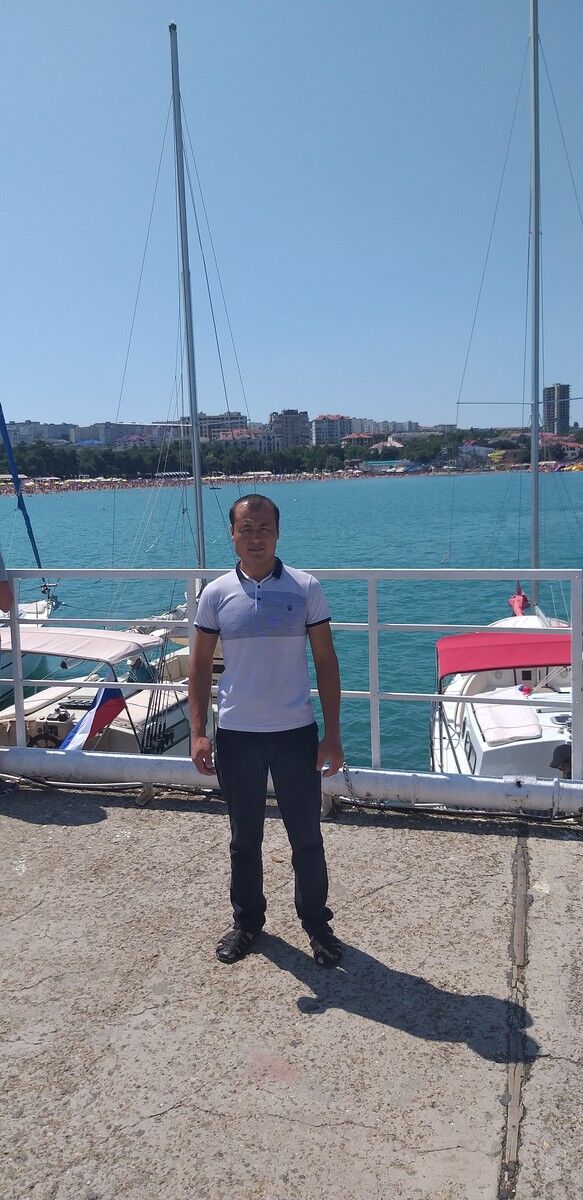  16714805  Abduraxim, 39 ,    