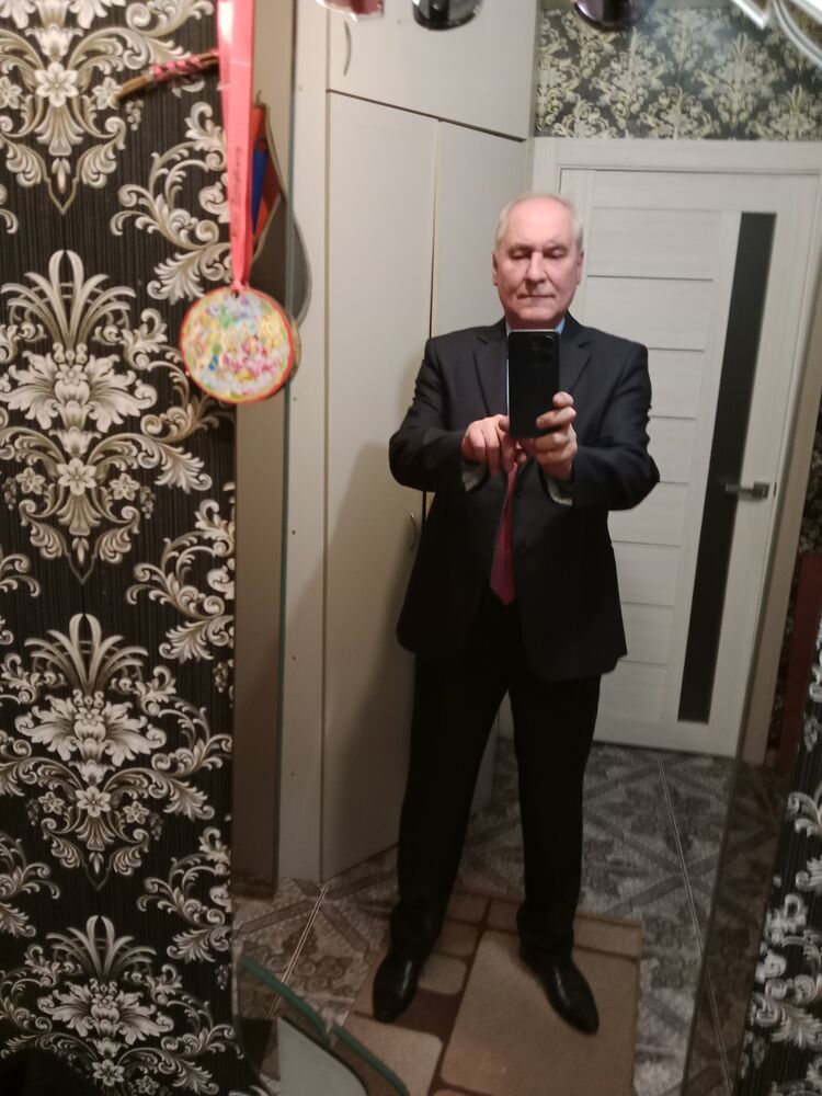  31880745  , 63 ,    