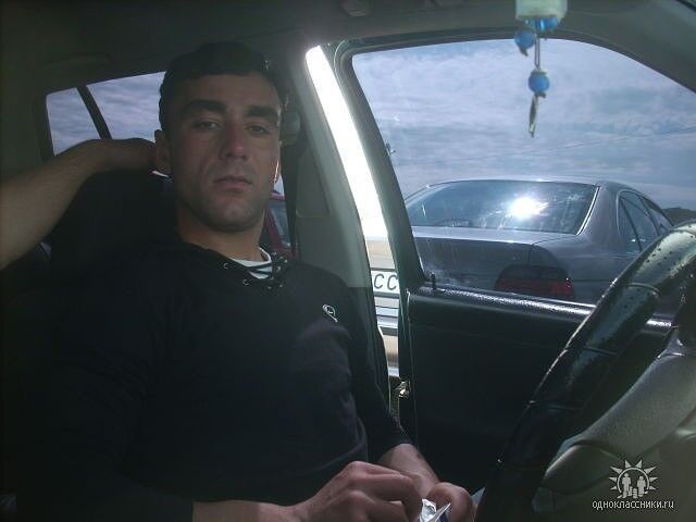  19823765  Rezo, 39 ,    