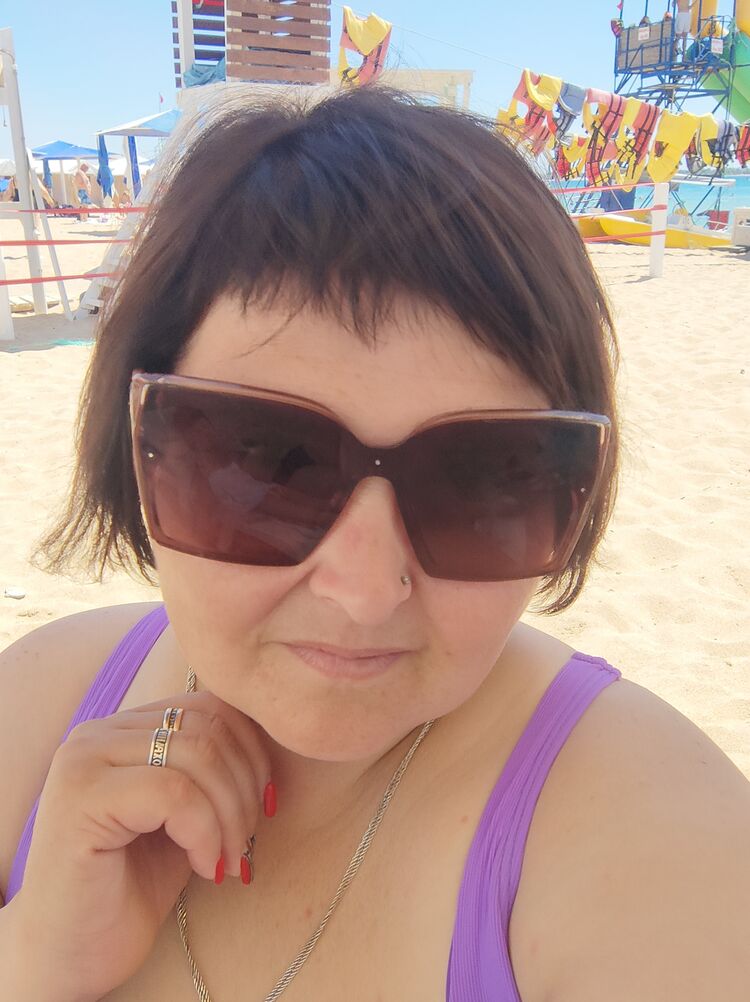  44631955  Irisska, 39 ,    