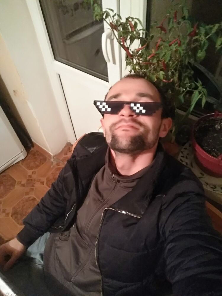  18748105  , 34 ,    