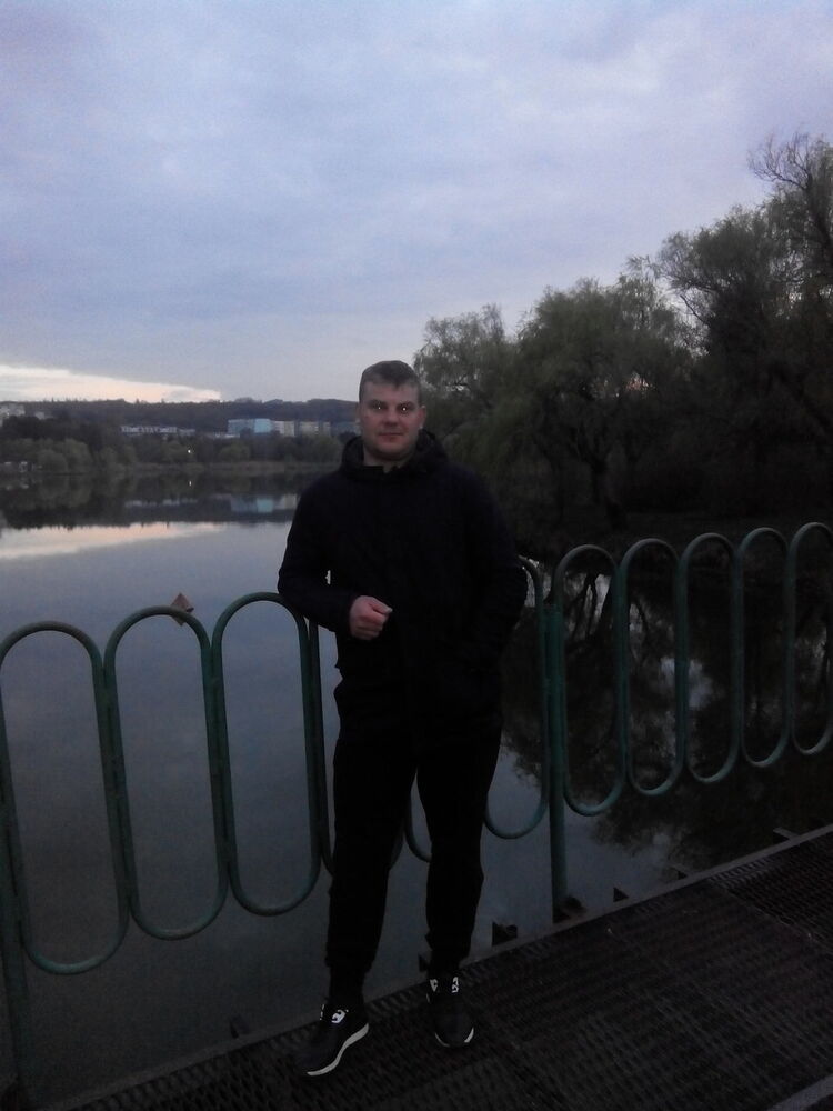  9777295  Nicolae, 37 ,    