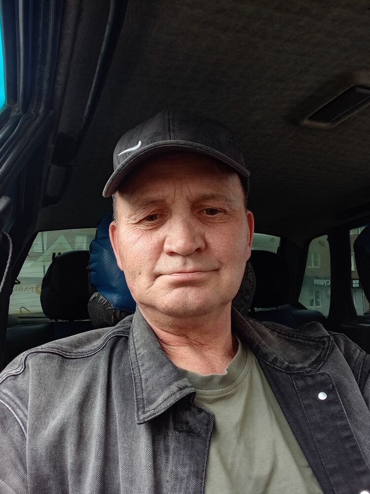 43633055  Oleg, 57 ,    