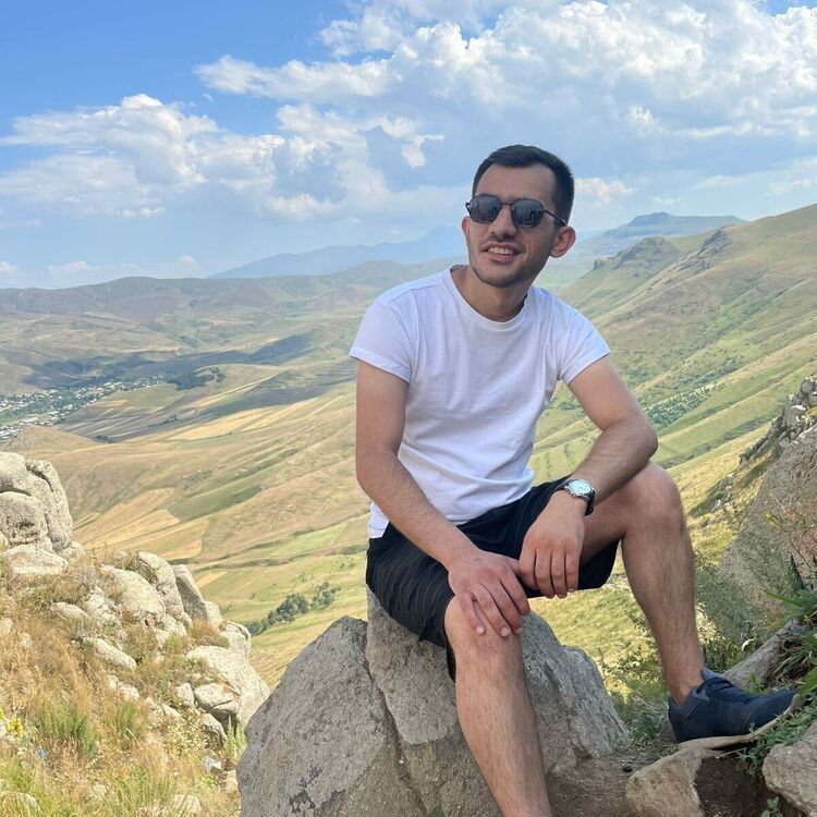  35079765  Artur, 32 ,    