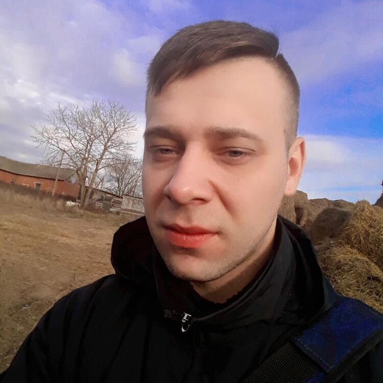  20771785  Ruslan, 37 ,    