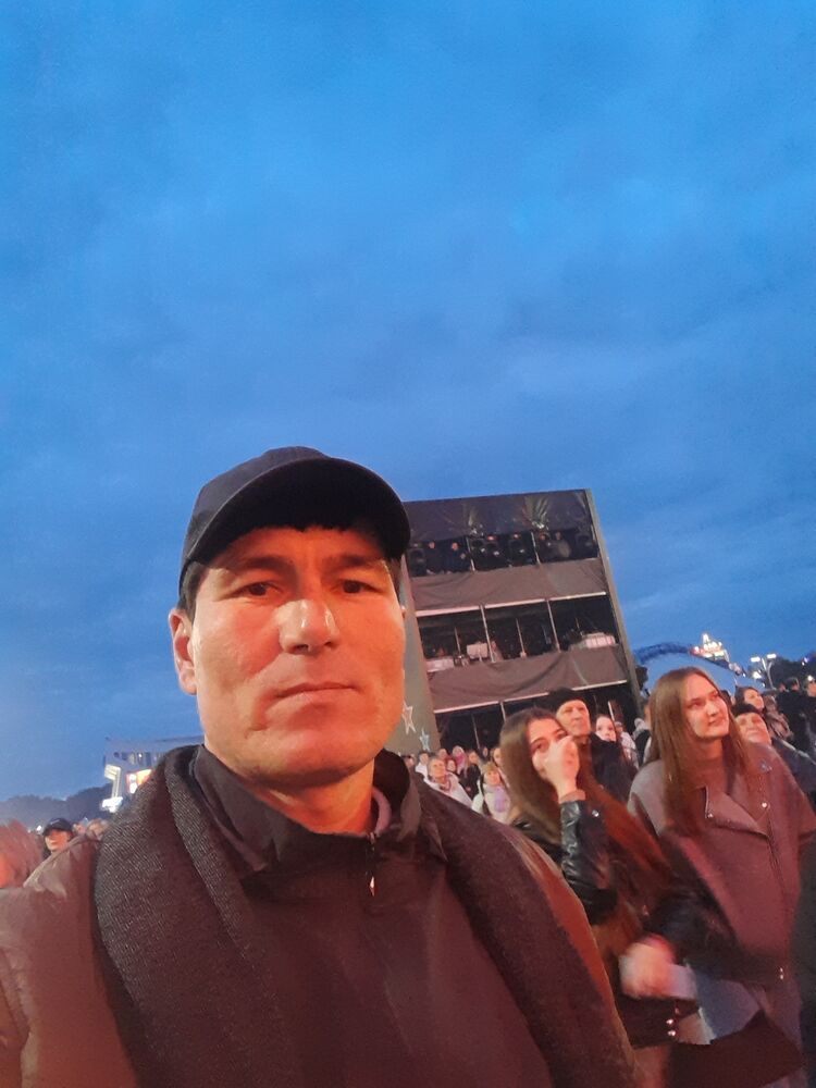  ,   Eziz, 35 ,   ,   