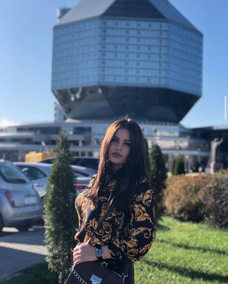  ,   Angelina, 25 ,   ,   