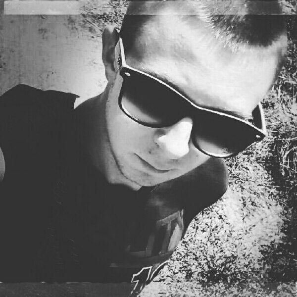 12235325  Artem, 31 ,    
