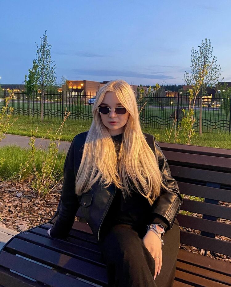  ,   Diana, 24 ,   ,   