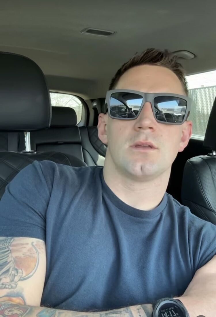 ���������� ������, ���� ������� Adam Thoms, 45 ���, ������������ ��� ����� � ���������, c�������� ���������