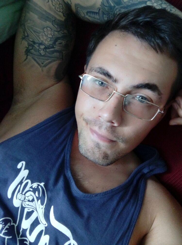  28388015  , 33 ,    