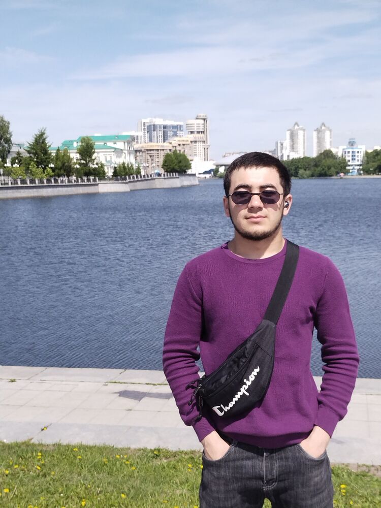 28507275  Farik, 26 ,    