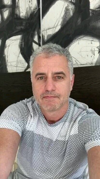  45836025  Richard, 54 ,    