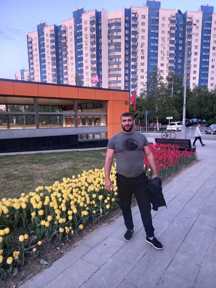  34520245  VLAD, 37 ,    