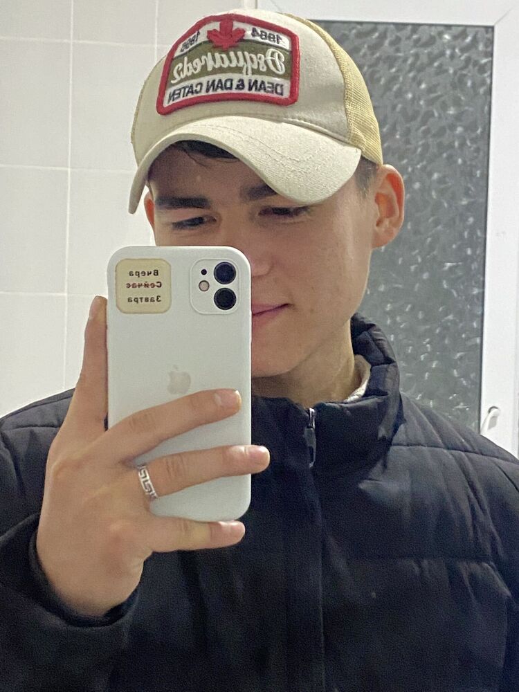  ,   Shoxrux, 23 ,     
