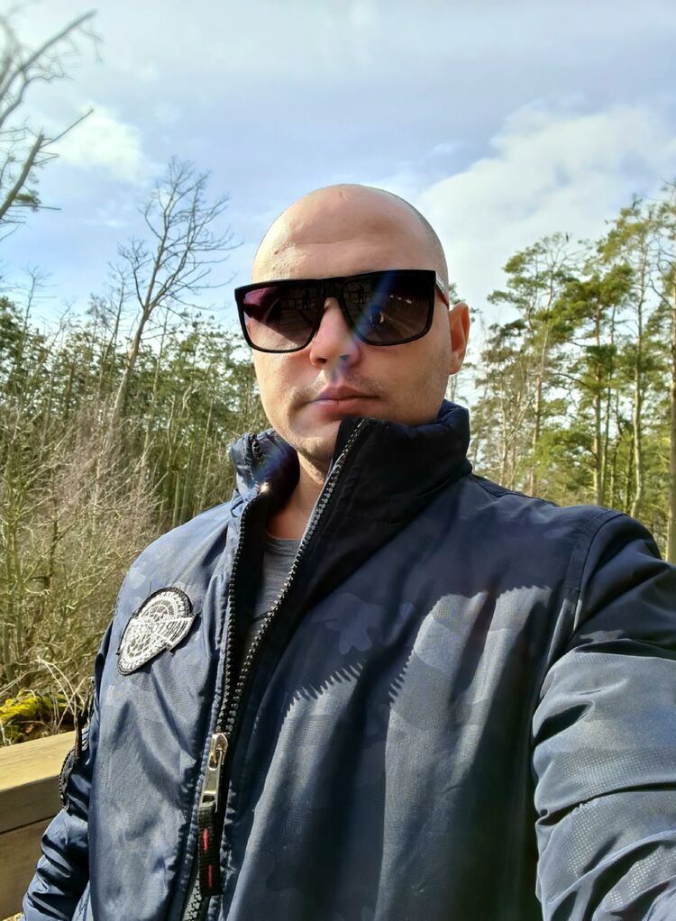  22938505  , 32 ,    