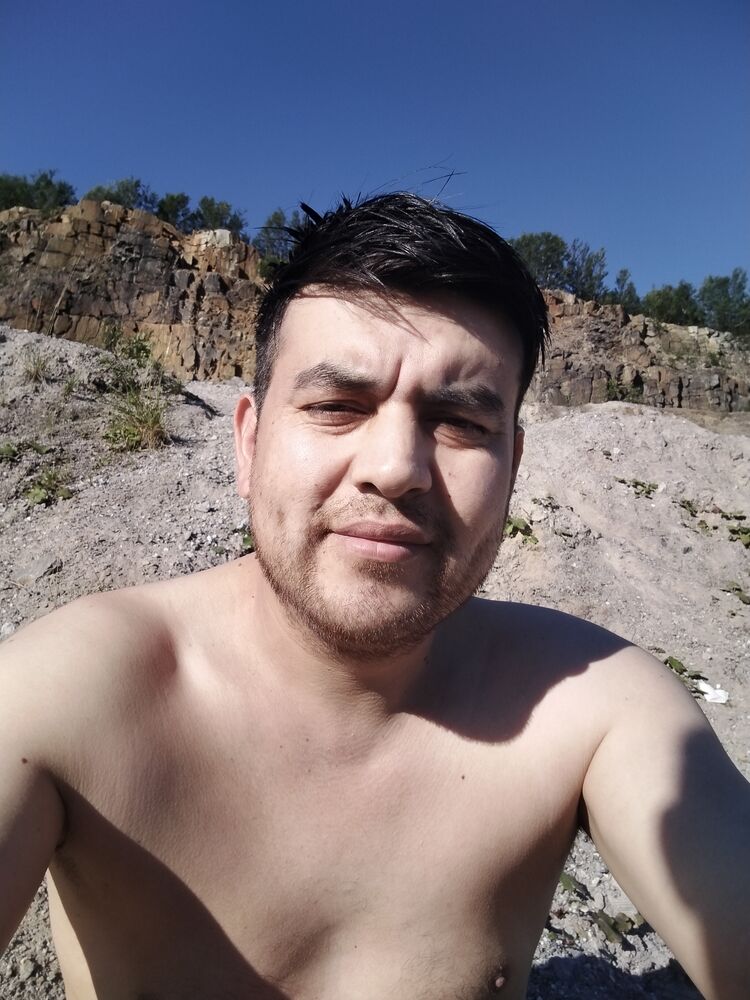  45060245  Islamov, 33 ,    