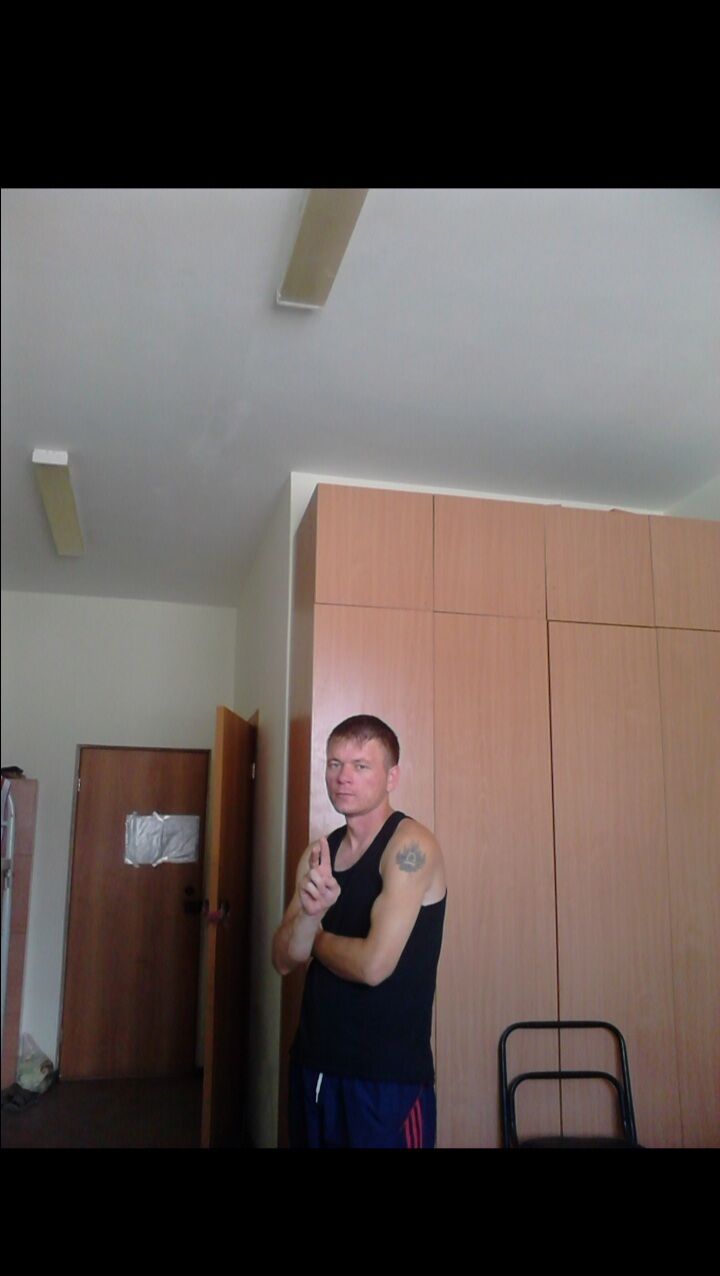  40780255  , 42 ,    