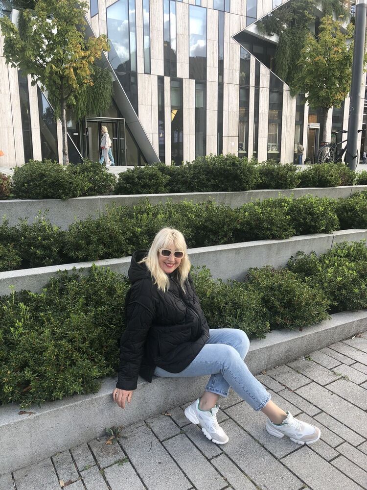  Salzweg,   Nadija, 56 ,   ,   