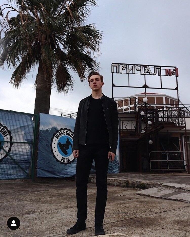  15957885  Yarik, 26 ,    