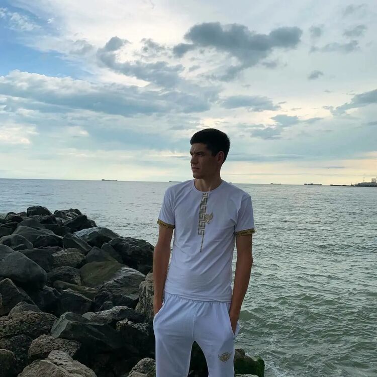 28362095  Artyom, 23 ,    