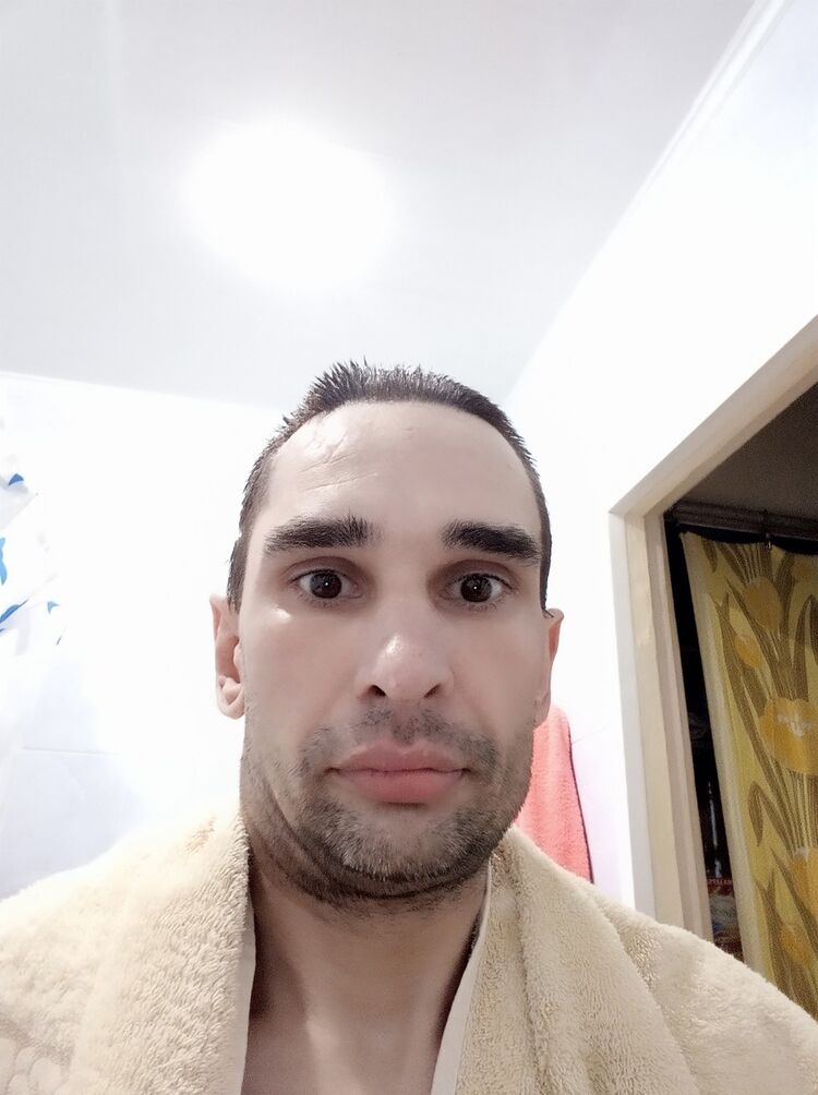  18864875  , 44 ,    