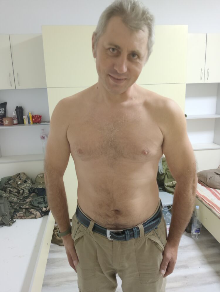  46323815  Volody, 44 ,    