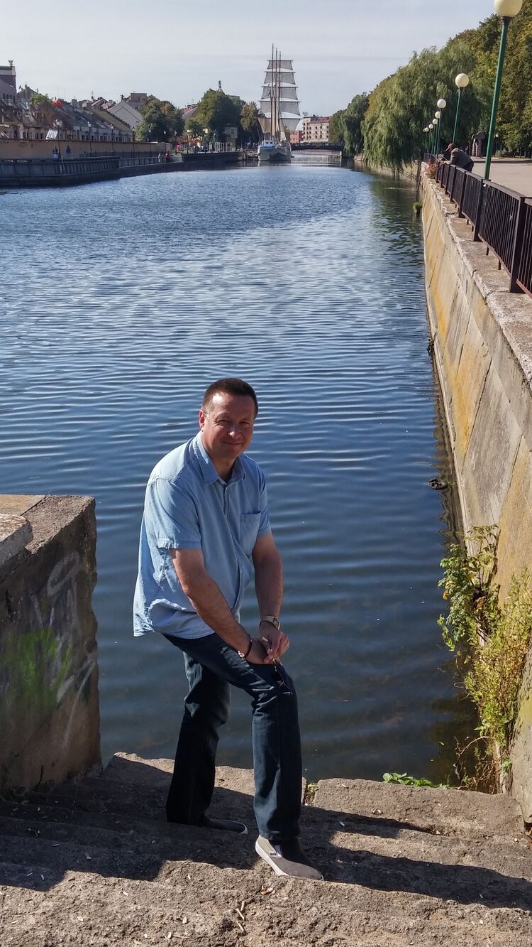  Abbots Langley,   Saulius, 51 ,   