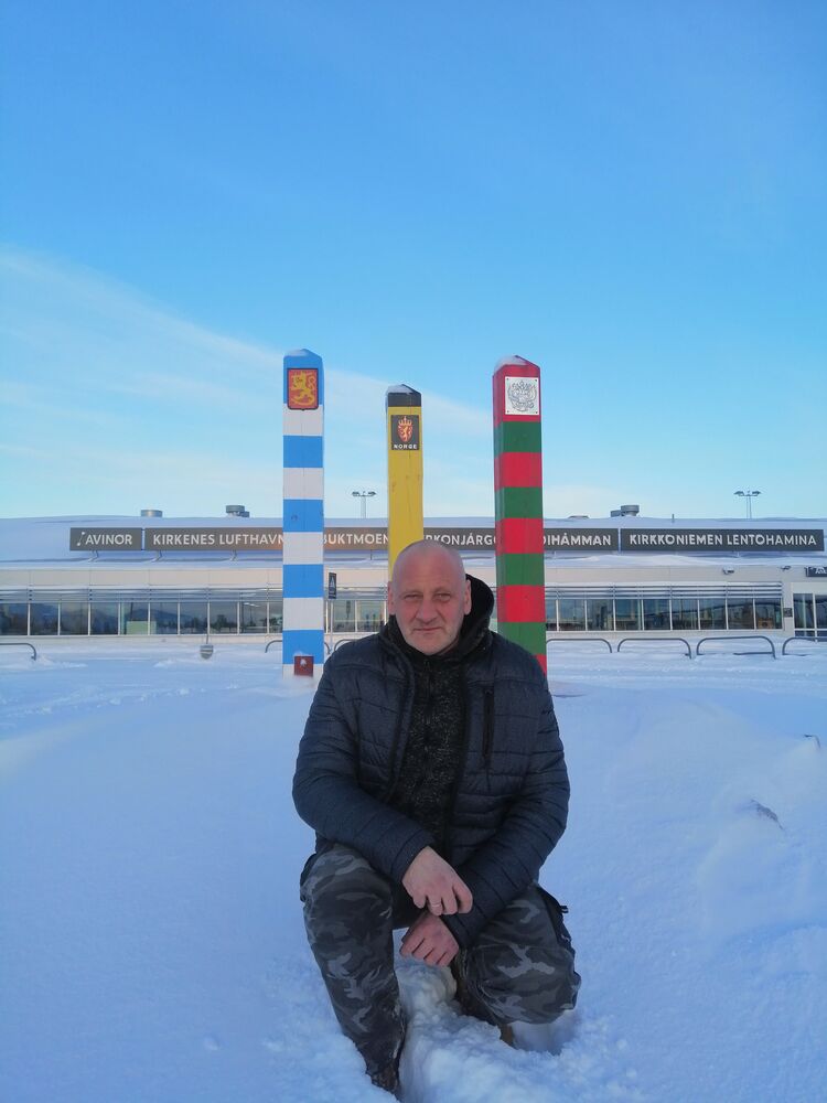  33492495  Oleg, 52 ,    