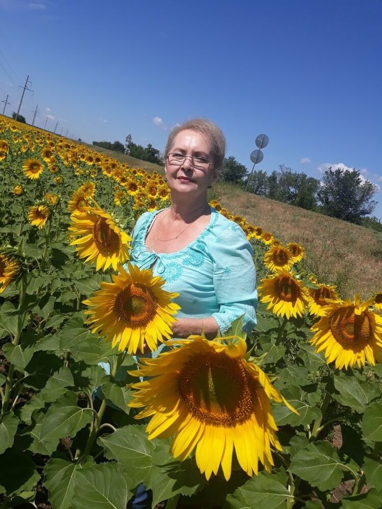  18779805  Irina, 66 ,     