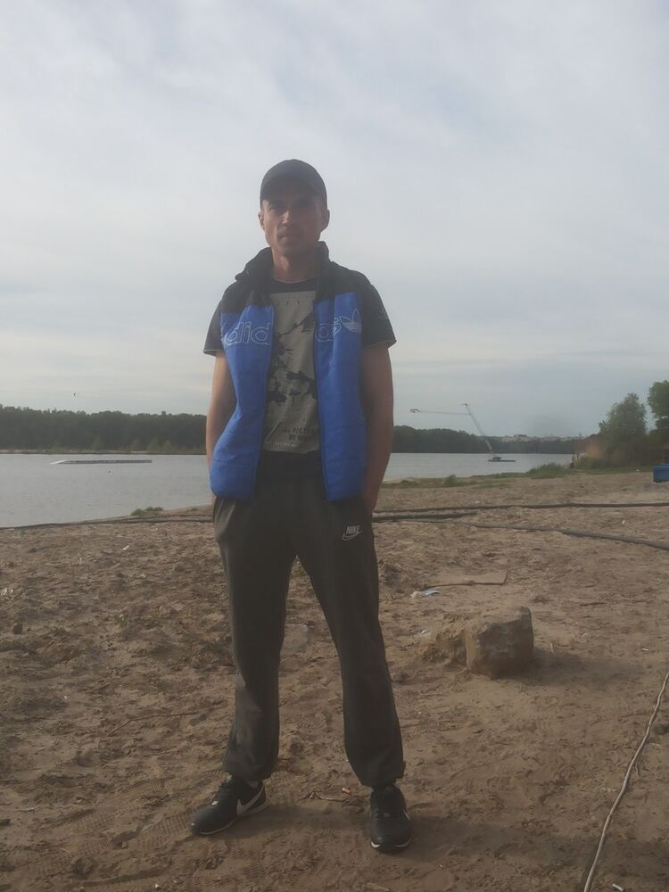  ,   Ruslan, 42 ,   ,   , c 