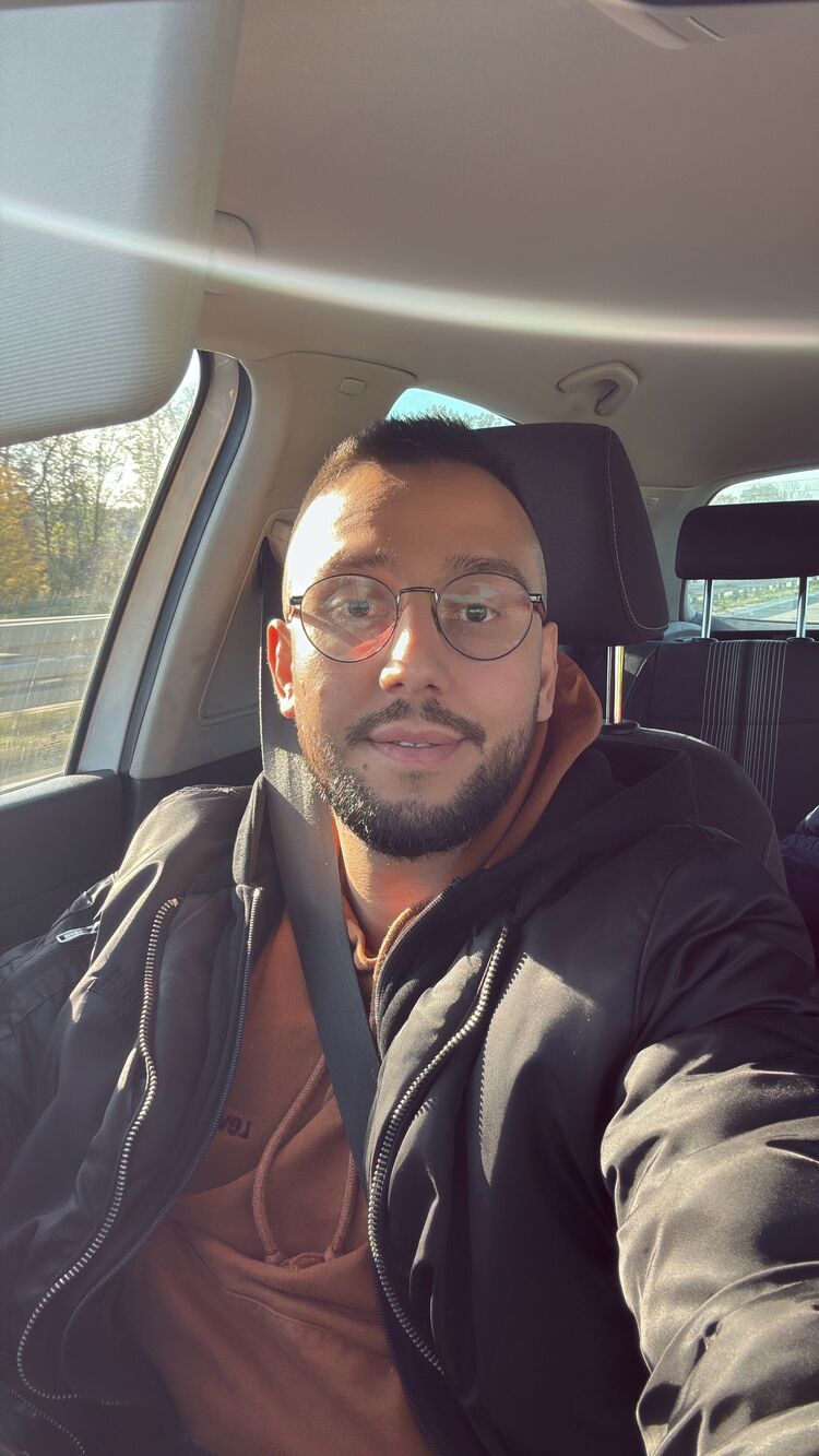 ,   Rafael, 35 ,   ,   